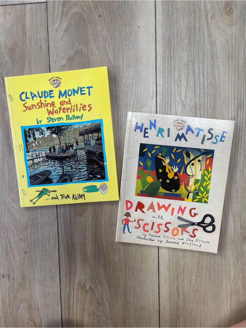 Chronicle Books Yellow Claude Monet Sunshine and Waterlilies Art Book